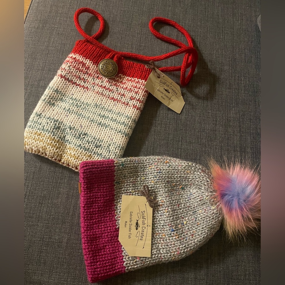 Handcrafted  Knit Set(bag&hat) .